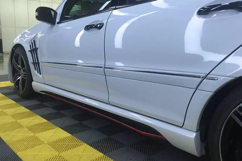 2001-2007 Mercedes Benz W203 C Class Wi Style Side Skirts 1