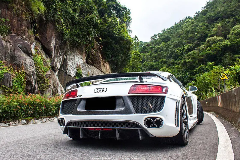 2006-2015 Audi R8 V8 V10 Coupe Spyder Dpgt Style Rear Bumper With Exhaust Tips 1