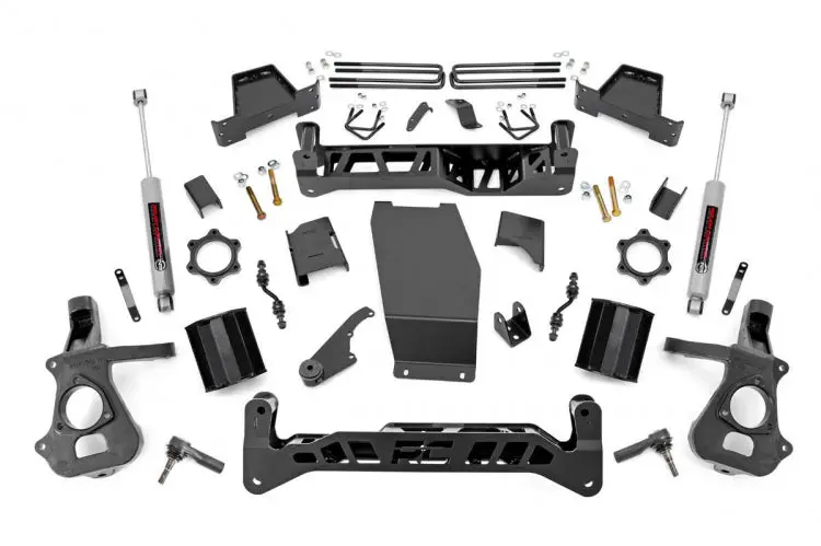 Rough Country 7-Inch Lift Kit With Cast Steel Struts For 2014–2018 Chevy Silverado/Sierra 1500 4Wd 1